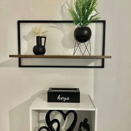 Sea Forth Cosy Crib 7 - Nightsoffer * Leeds (West Yorkshire)