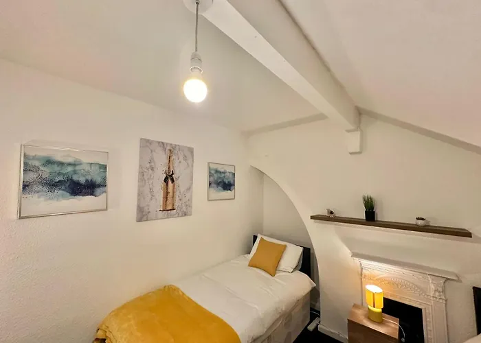 Sea Forth Cosy Crib 7 - Nightsoffer Leeds (West Yorkshire)