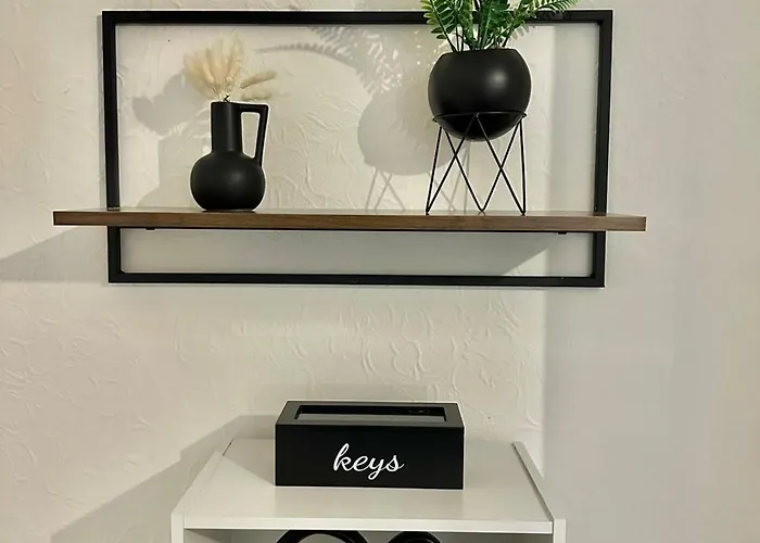 Sea Forth Cosy Crib 7 - Nightsoffer * Leeds (West Yorkshire)